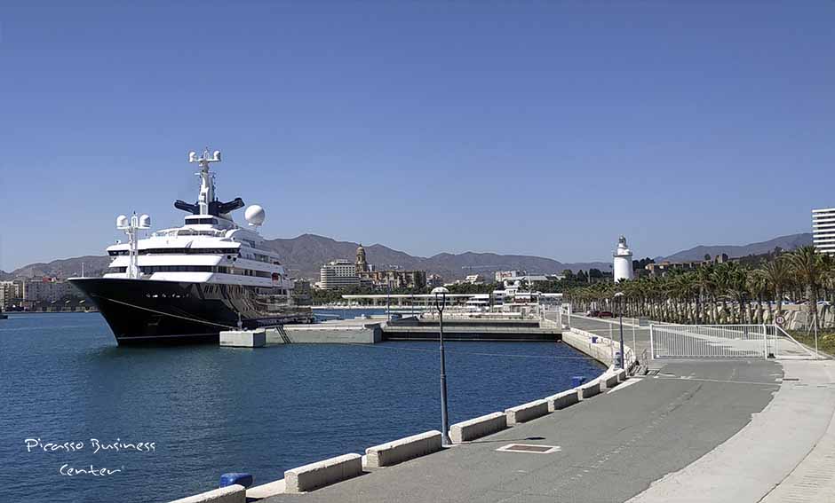 Superyacht marinaen Malaga Marina er 11 minutter med bil
